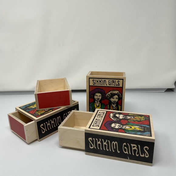 Lush Sikkim wooden boxes in like new condition! - Picture 7 of 9